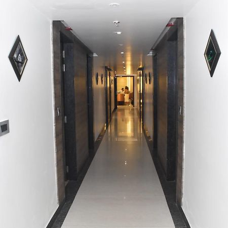 Hotel Parklane アーグラ エクステリア 写真